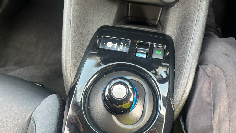 Nissan LEAF 110kW Tekna 39kWh 5dr Auto Electric Hatchback